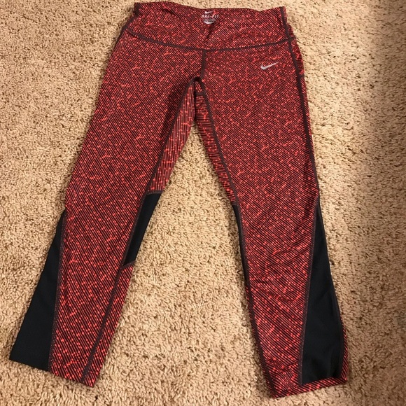 Nike Dri-Fit Crop Leggings - Picture 4 of 6